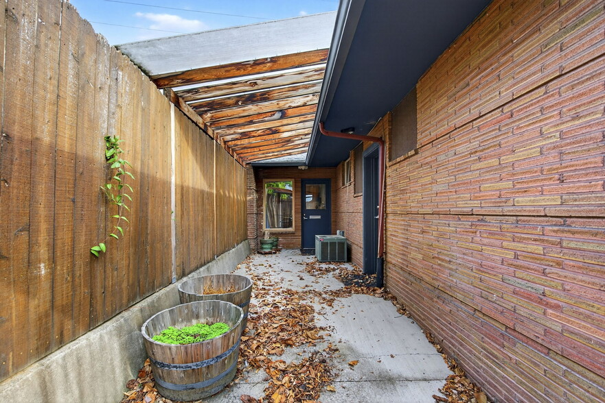 More Photos Of 5311-5315 N Vancouver Ave, Portland Medical For Sale