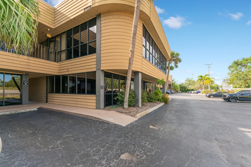 More Photos Of 2750 Stickney Point Rd, Sarasota Medical For Sale