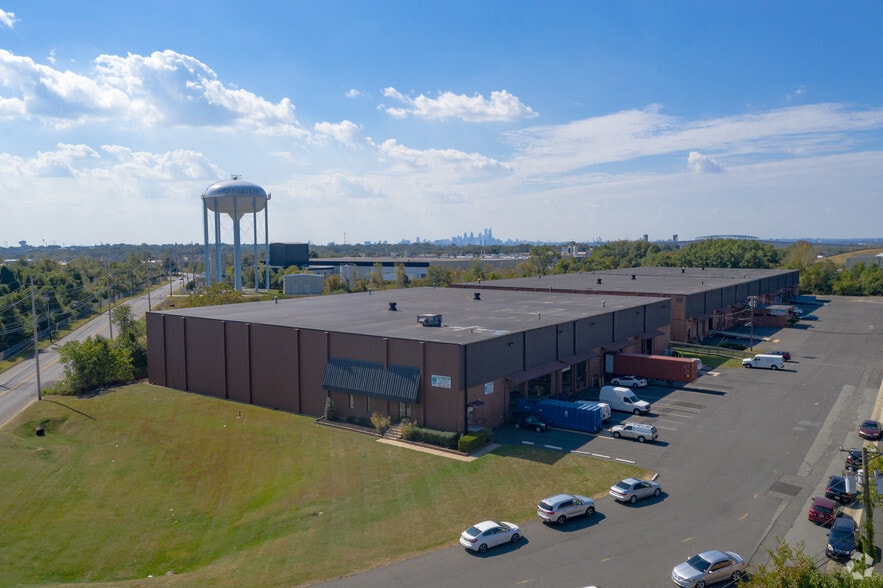 More Photos Of 8295-8301 National Hwy, Pennsauken Warehouse For Lease
