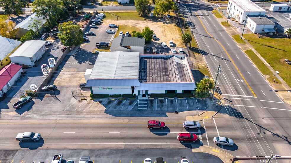 More Photos Of 3119 N Davis St, Pensacola Storefront Retail Office For Sale
