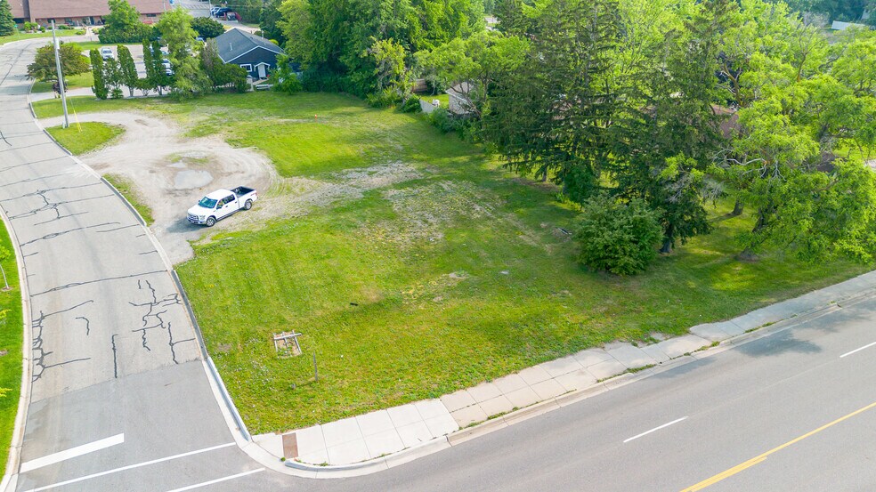 Primary Photo Of 915 E Broomfield St, Mount Pleasant Land For Sale