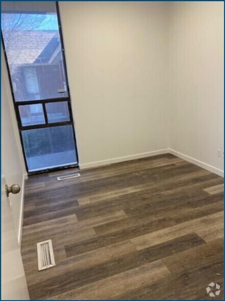 More Photos Of 1616 Matheson Blvd, Mississauga Manufacturing For Lease