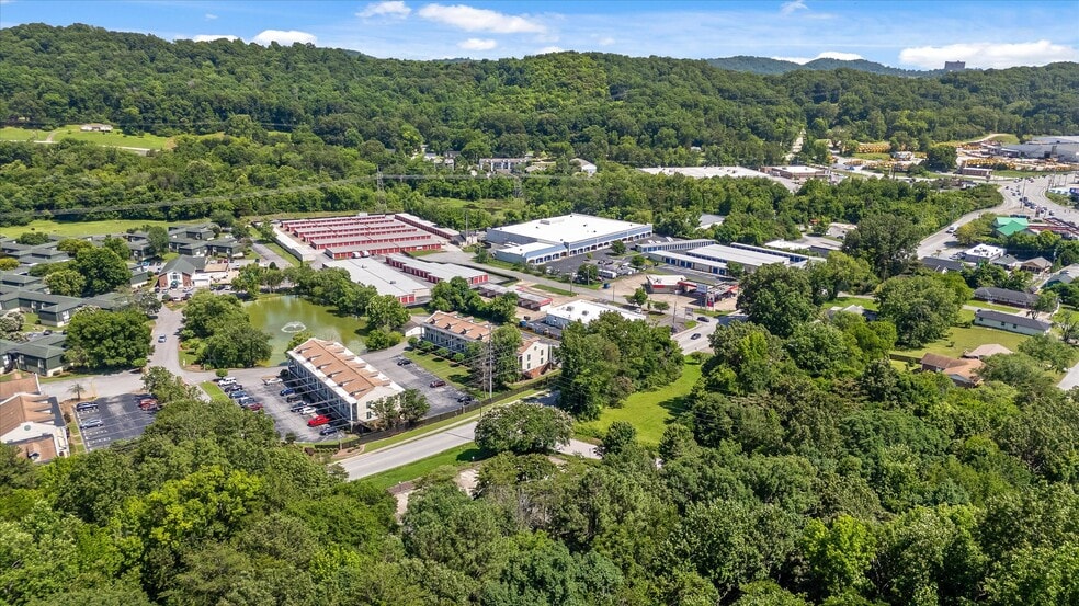 More Photos Of 901 Mountain Creek Rd, Chattanooga Office For Lease