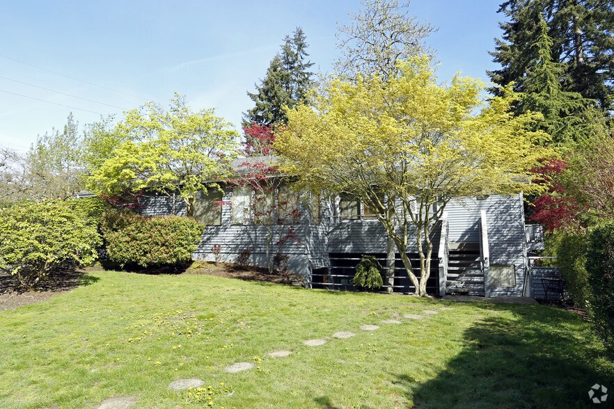 More Photos Of 13344 1st Ave NE, Seattle Medical For Lease