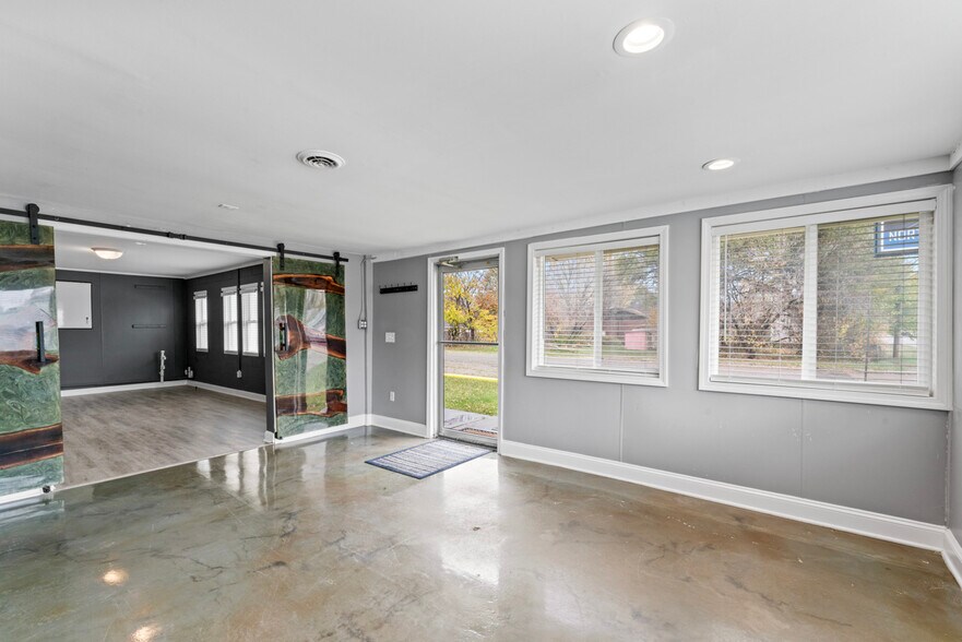 More Photos Of 4188 Fenton Rd, Flint Storefront Retail Office For Sale