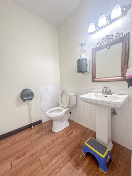 More Photos Of 710 W Broadway St, Collinsville Daycare Center For Sale