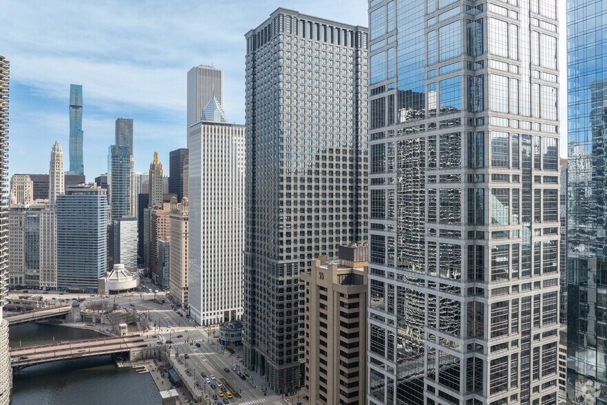 More Photos Of 35 W Wacker Dr, Chicago Office For Lease