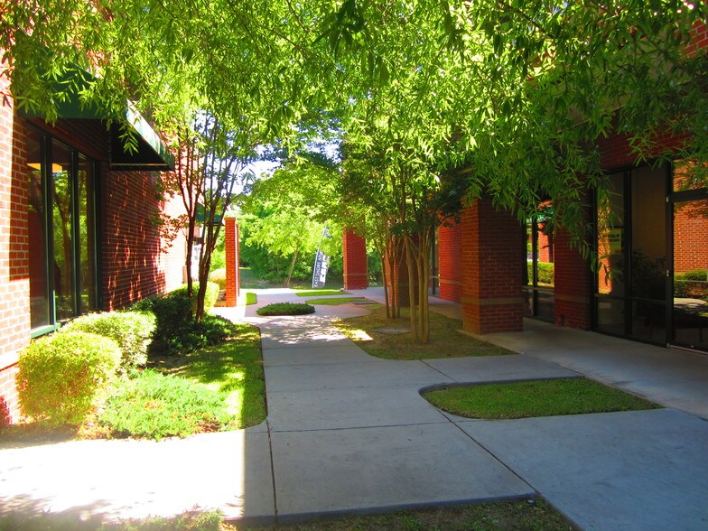 More Photos Of 412 Drive In Ln, Moncks Corner Freestanding For Lease