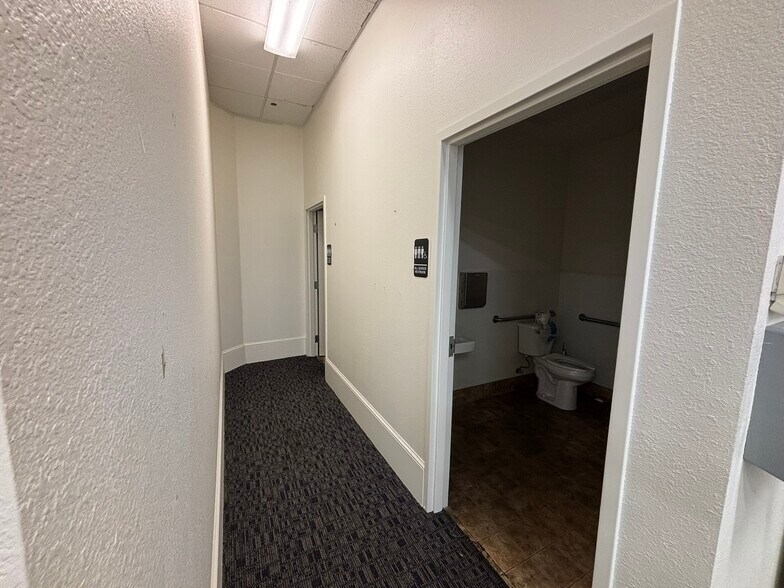 More Photos Of 415-423 E Hamilton Ave, Campbell Freestanding For Lease