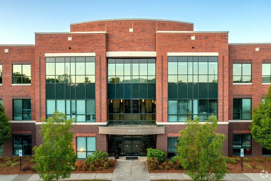 More Photos Of 9930 Kincey Ave, Huntersville Medical For Lease