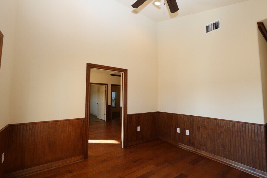 More Photos Of 2851 Joe Dimaggio Blvd, Round Rock Office For Sale