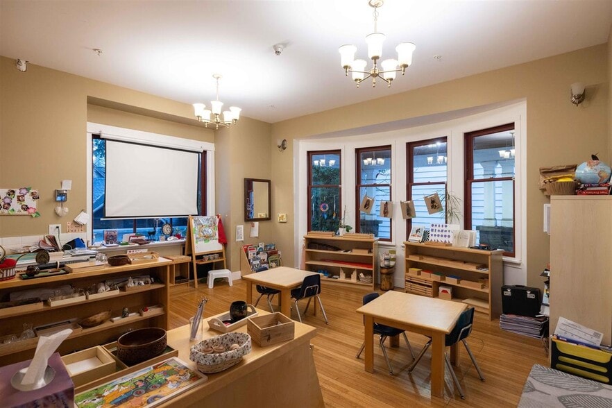 More Photos Of 4355 Granville St, Vancouver Schools For Sale