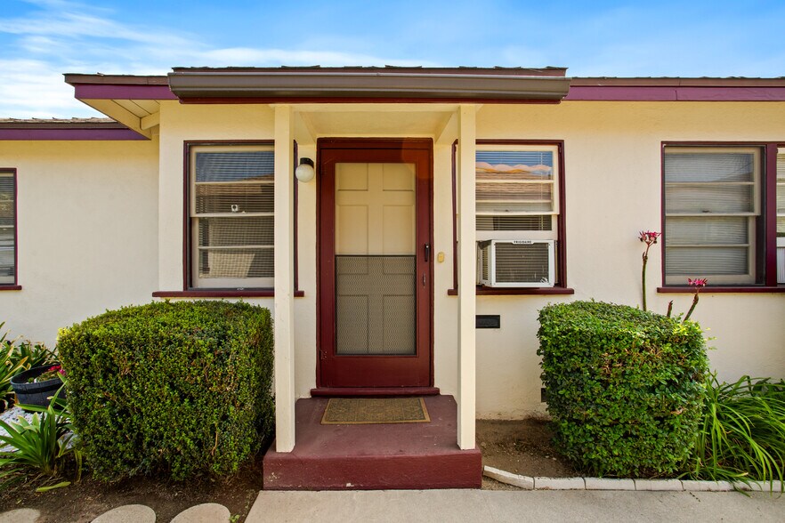 More Photos Of 2553 Nina St, Pasadena Apartments For Sale