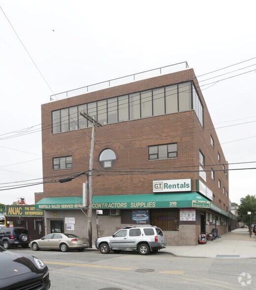 More Photos Of 310 Nassau Ave, Brooklyn Storefront Retail Office For Lease