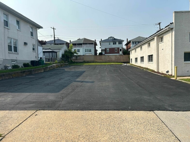 More Photos Of 1009 Brooke Blvd, Reading Auto Repair For Sale