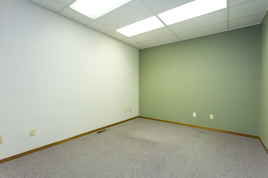 More Photos Of 100 N Fruitland St, Kennewick Office For Lease