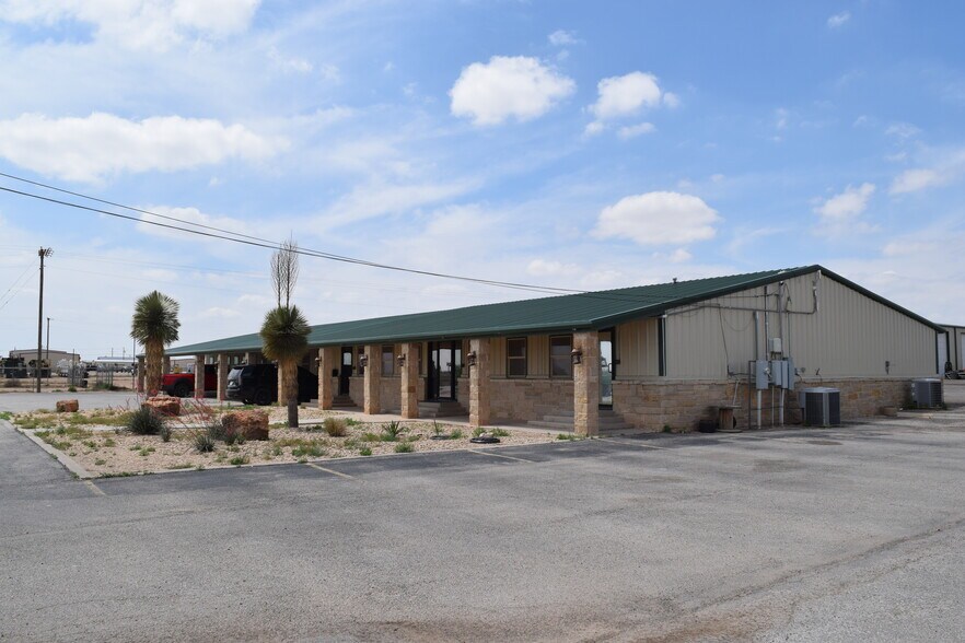 Primary Photo Of 9701 FM 307, Midland Flex For Sale