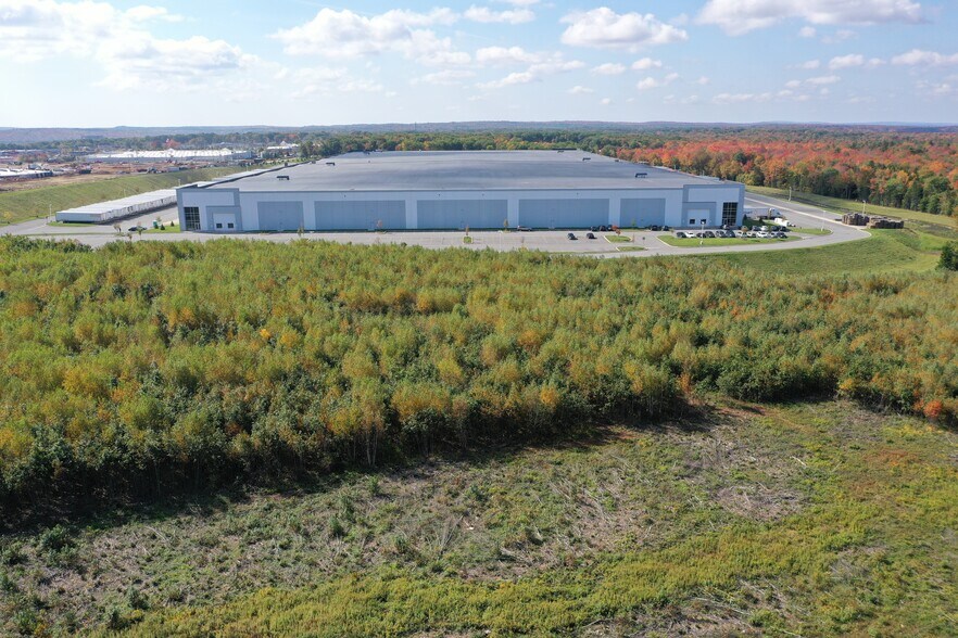 More Photos Of 145 Market Way, Mount Pocono Distribution For Lease