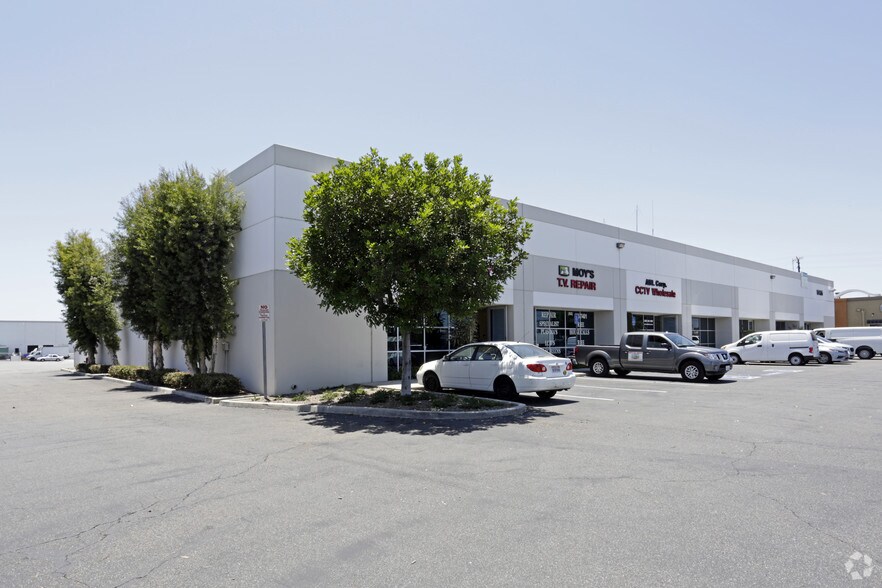 More Photos Of 13426 Rosecrans Ave, Norwalk Warehouse For Lease