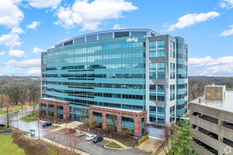 Primary Photo Of 3010 Highland Pky, Downers Grove Office For Lease