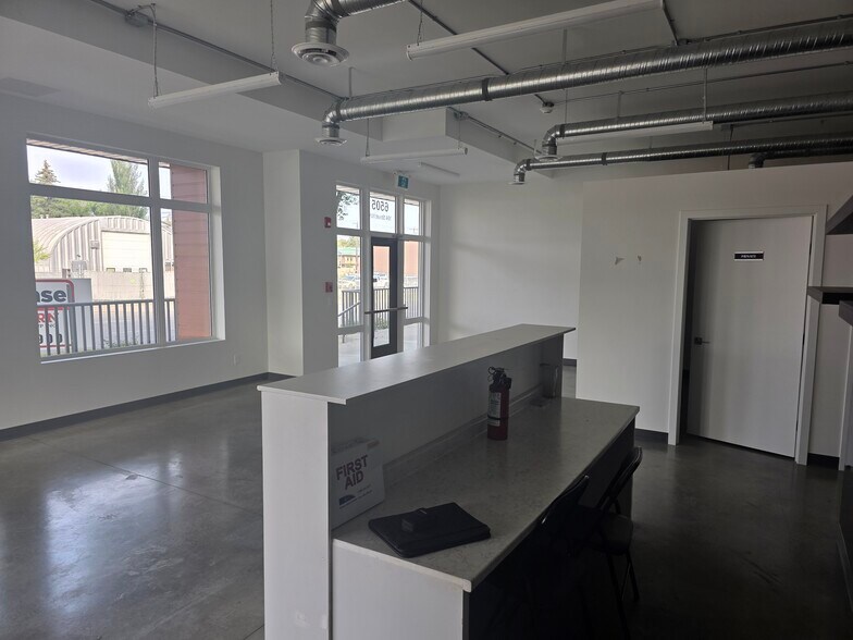 More Photos Of 6501 Calgary Trl NW, Edmonton Medical For Lease