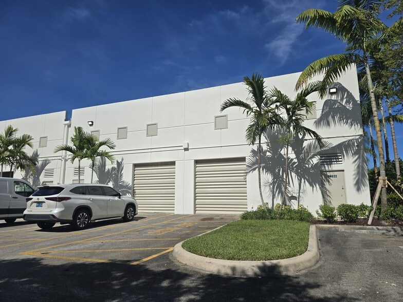 More Photos Of 10310-10322 NW 55th St, Sunrise Warehouse For Lease