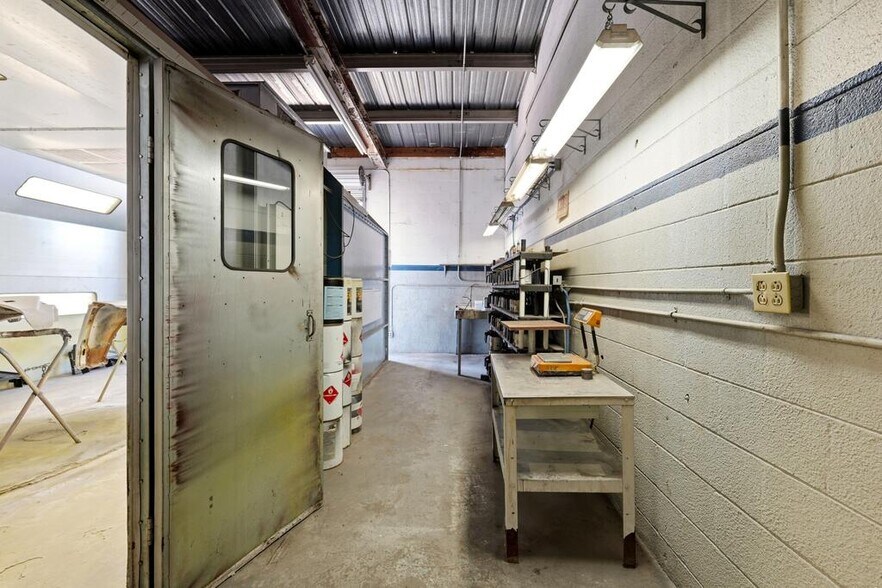 More Photos Of 10 N Main St, Chiefland Service Station For Sale