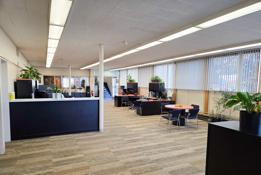 More Photos Of 66 Granby St, Bloomfield Manufacturing For Lease