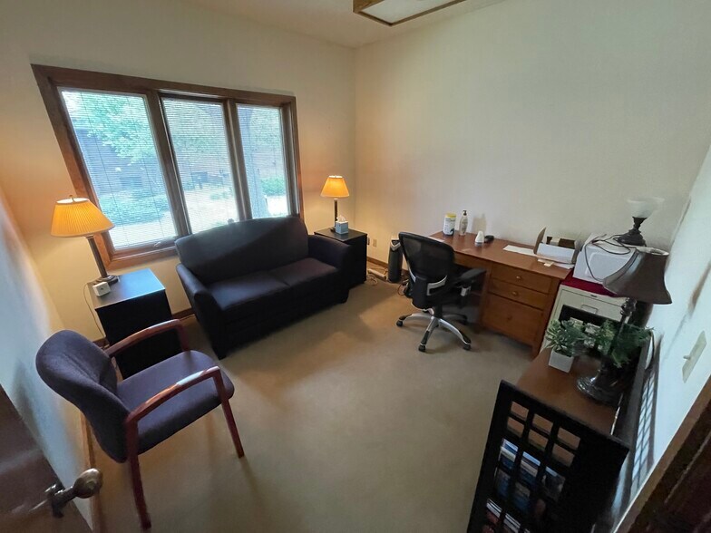 More Photos Of 5821 Cedar Lake Rd, Saint Louis Park Medical For Lease