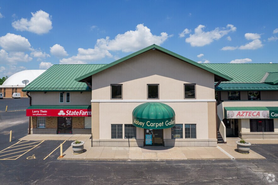 More Photos Of 4711 N Brady St, Davenport Storefront Retail Office For Lease