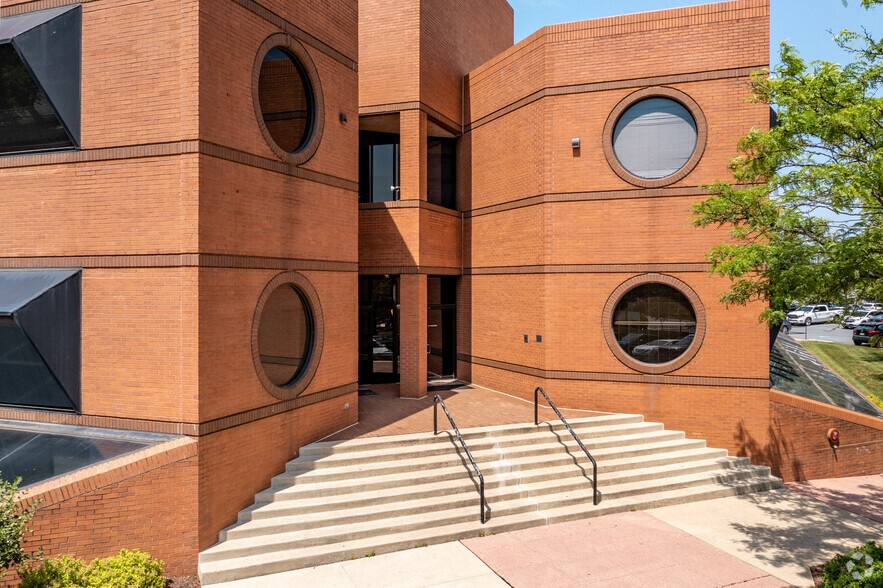 Primary Photo Of 1300 Piccard Dr, Rockville Office For Lease