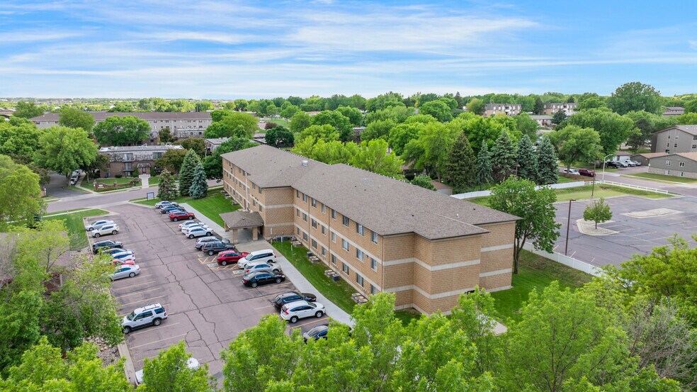 More Photos Of 3511 S Gateway Blvd, Sioux Falls Apartments For Sale