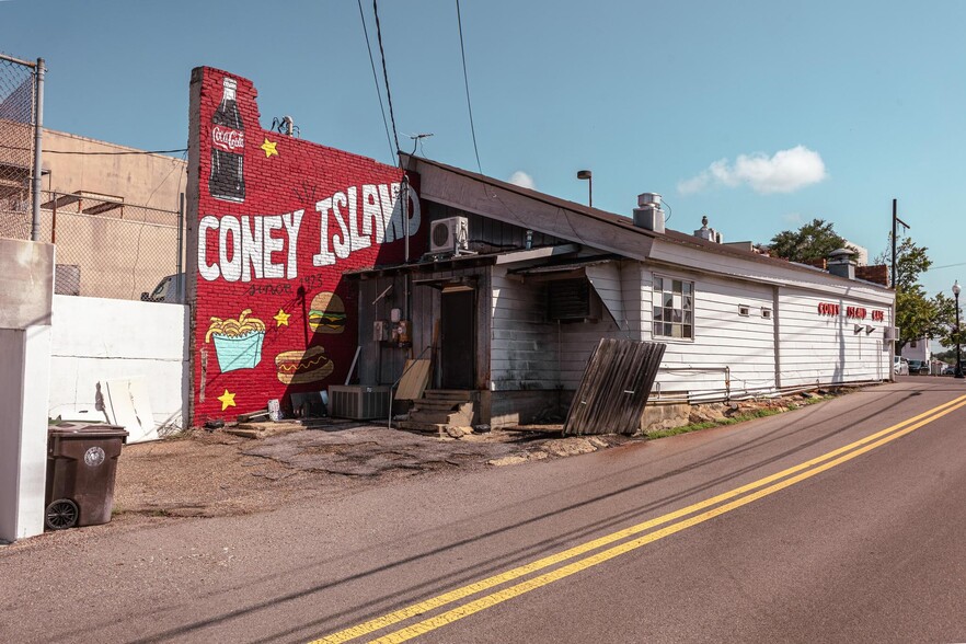 More Photos Of 400 N Main St, Hattiesburg General Retail For Sale
