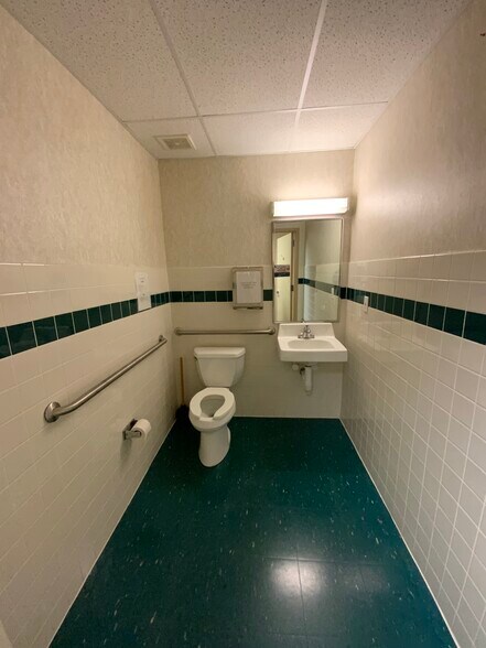 More Photos Of 3436-3500 Granite Cir, Toledo Medical For Lease