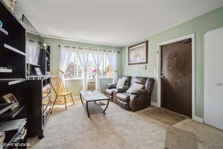 More Photos Of 1747 W Chariot Ct, Mount Prospect Apartments For Sale