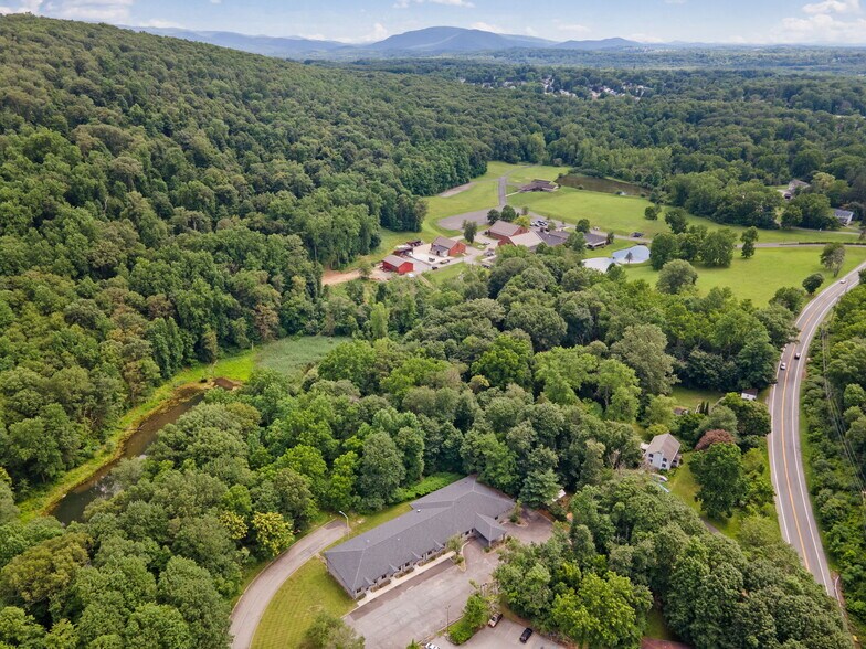 More Photos Of 4 Corwin Ct, Newburgh Medical For Sale