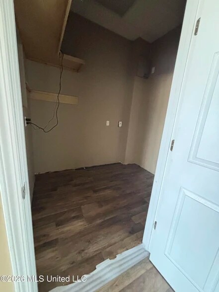More Photos Of 1580 Industrial Park Rd, Wiggins Storefront For Lease