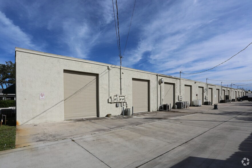 More Photos Of 220 Venus St, Jupiter Warehouse For Lease
