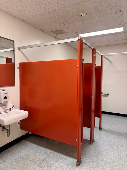 More Photos Of 208 S Johnson St, Macomb Schools For Sale