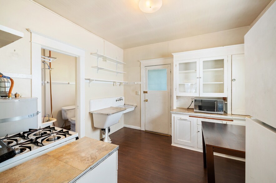 More Photos Of 800-810 Harrison St, Seattle Apartments For Sale