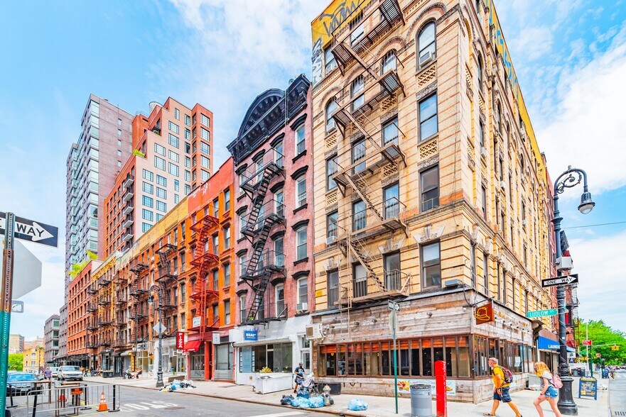 More Photos Of 164 Ludlow St, New York Apartments For Lease