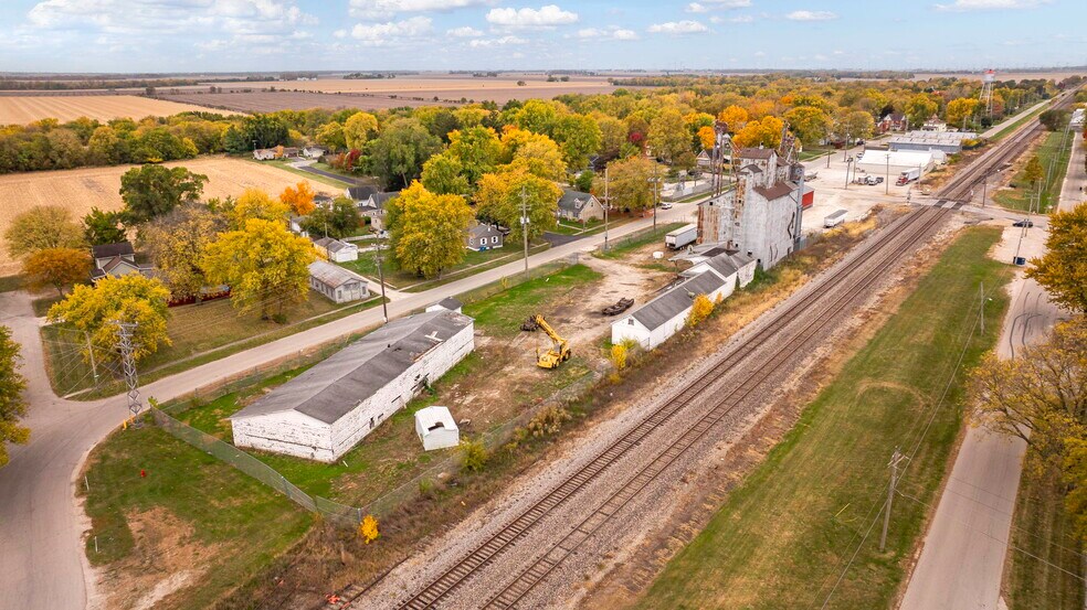 More Photos Of 604 South St, Mazon Warehouse For Sale