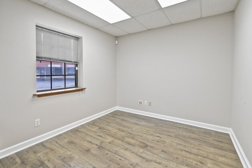 More Photos Of 3938 Sunbeam Rd, Jacksonville Medical For Lease