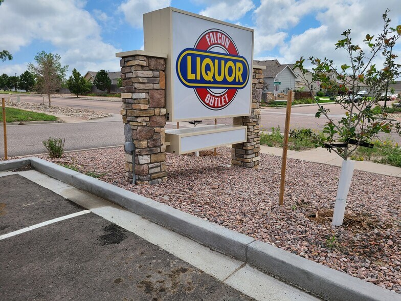 More Photos Of 7344 McLaughlin Rd, Peyton General Retail For Sale