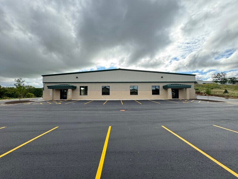 More Photos Of 310-312 Locust Dr, Verona Showroom For Lease