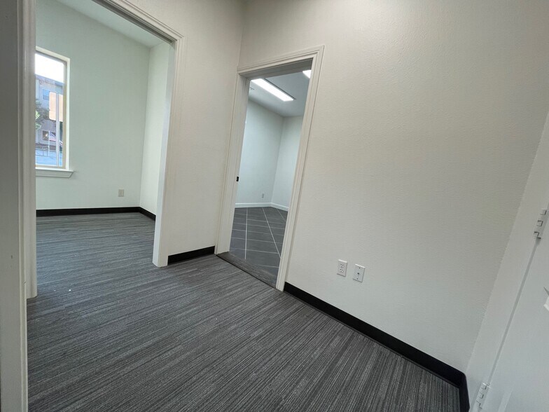 More Photos Of 3111 Unicorn Lake Blvd, Denton Storefront Retail Office For Lease