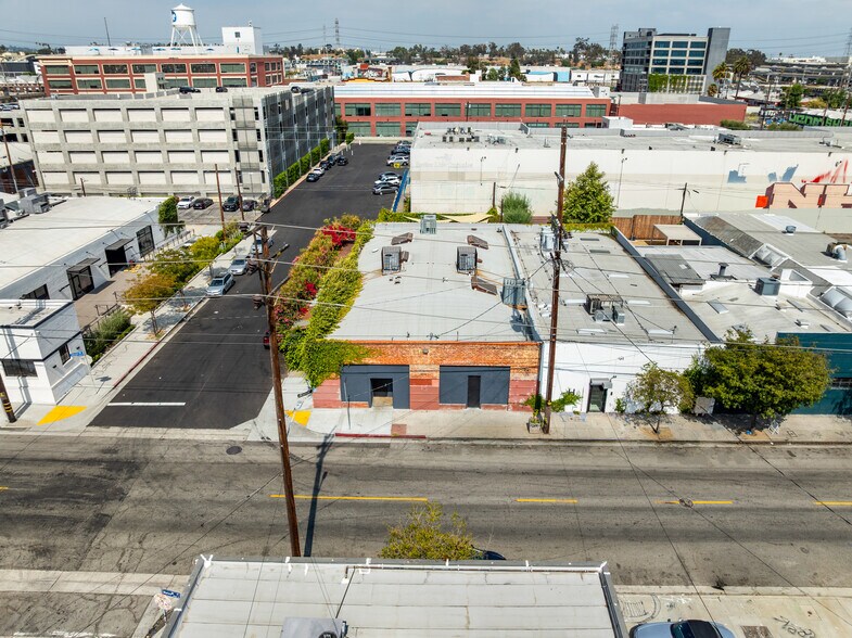 More Photos Of 802 Mateo St, Los Angeles Warehouse For Sale