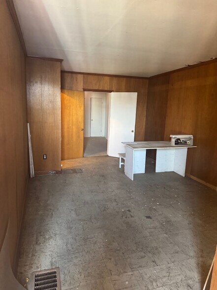 More Photos Of 225 E Main St, Madison Industrial For Sale