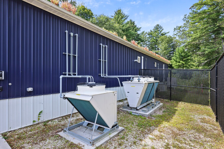 More Photos Of 700 S Main St, Sheffield Refrigeration Cold Storage For Sale