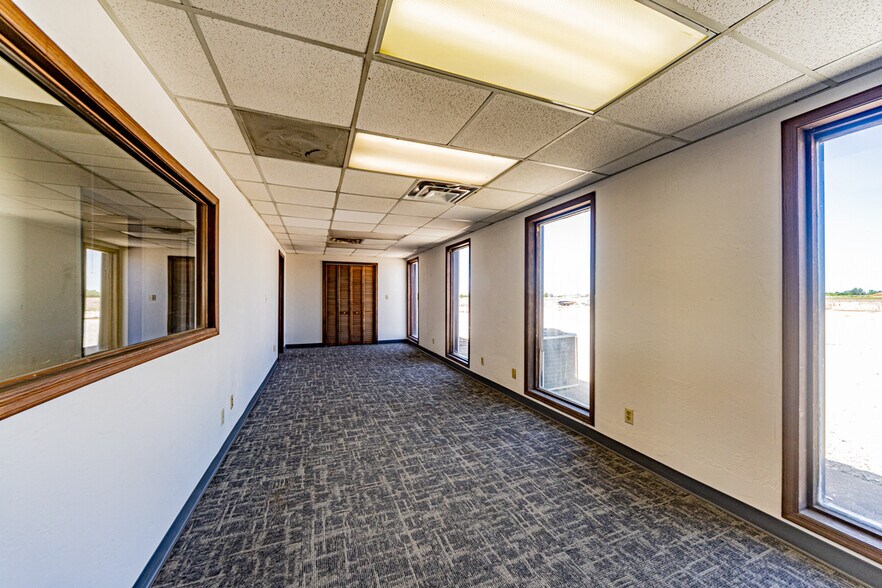 More Photos Of 3700 N 14th St, Ponca City Warehouse For Sale